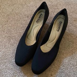 Capps Black Uniform mini heel size 8.5